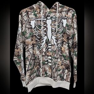 Rebel Vengeance Hoodie Woodland Camo Size Large NWT
